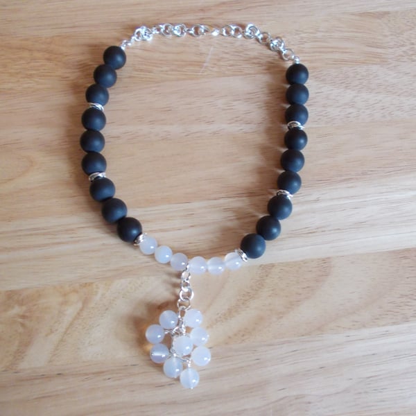 Frosted black agate and white agate choker necklace