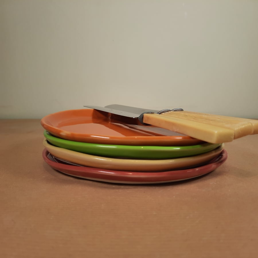 HAND MADE CHEESE PLATES 4 DIFFERENT COLOURS