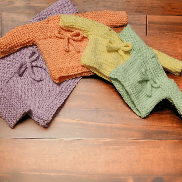 Hand knitted premature baby sweater jumper pullover 4 sizes and colours
