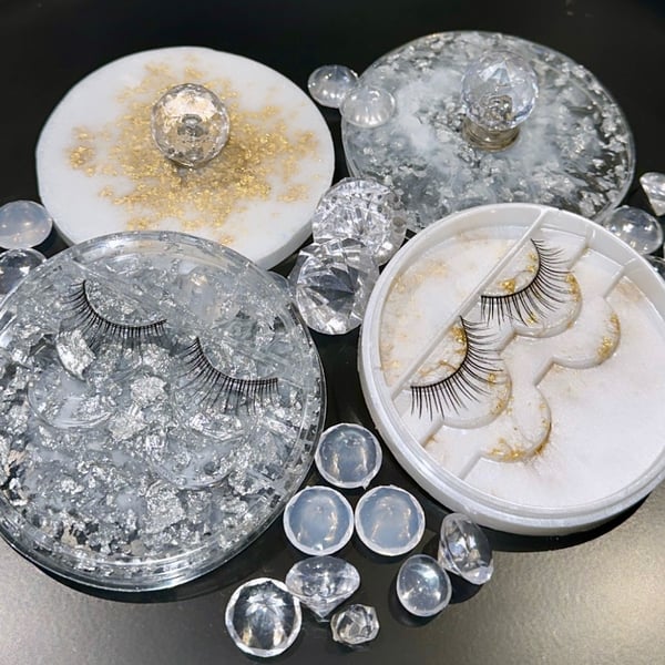 Handmade resin eye lash storage