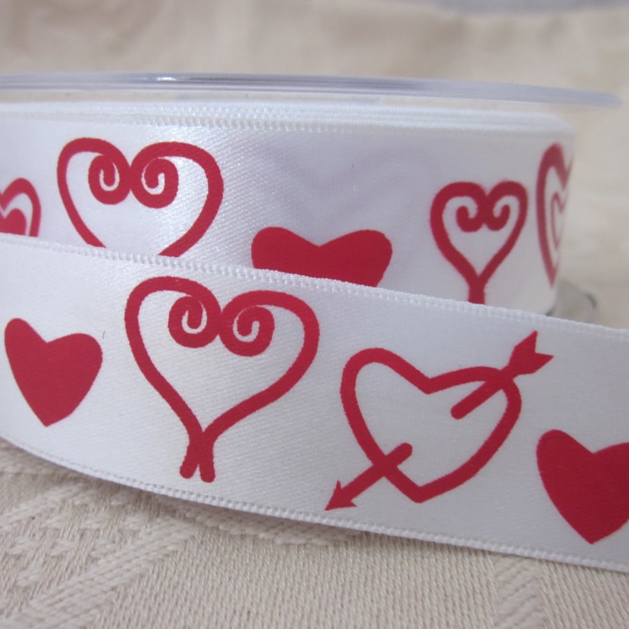 8m Red White Hearts Pattern Satin Ribbon 2.5cms