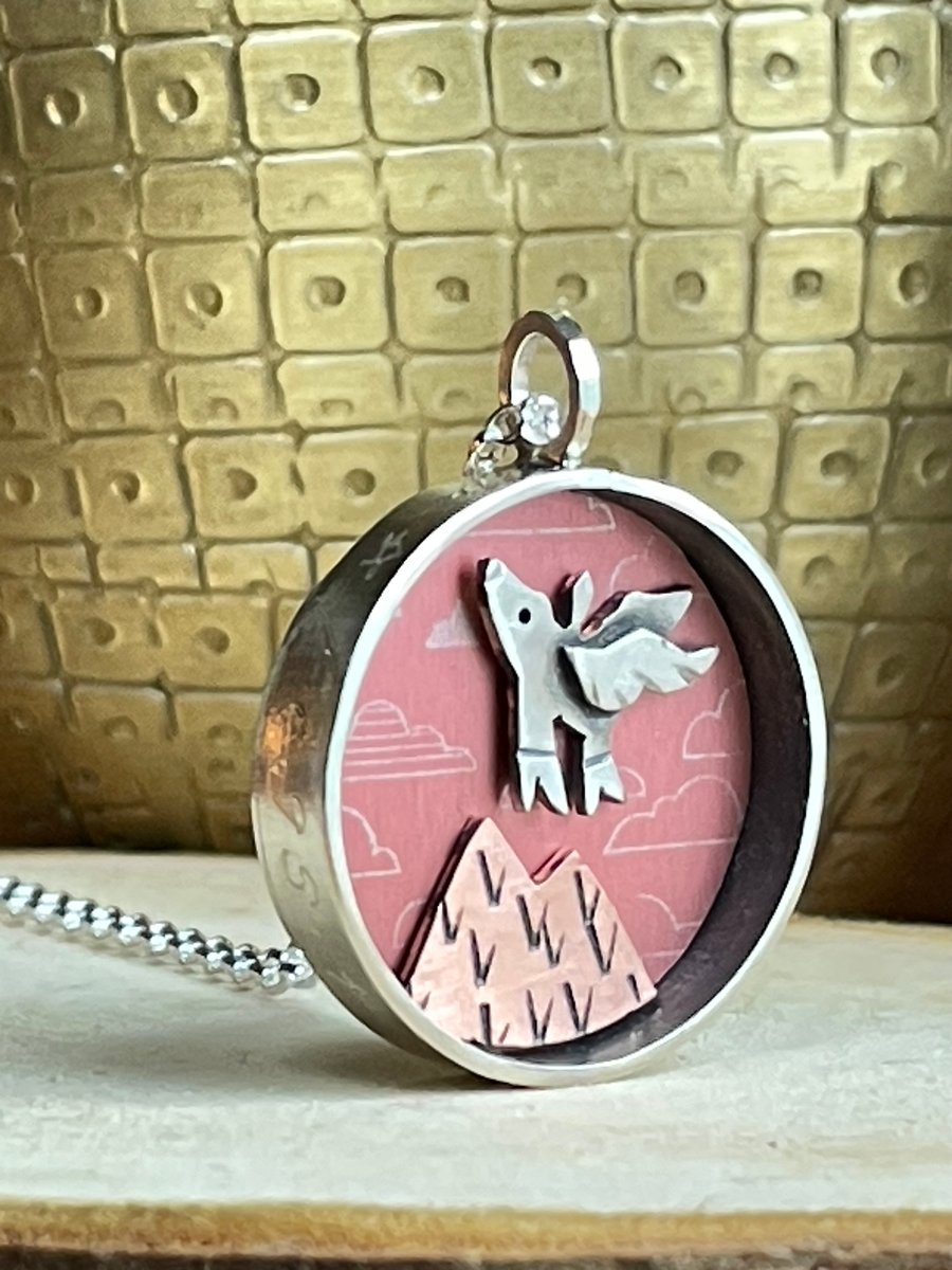 Pigs might fly necklace