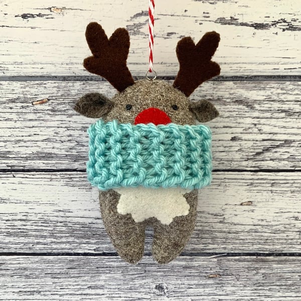 Reindeer hanging decoration 