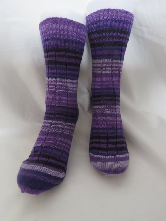 Hand-cranked Knitted Ribbed Wool Socks Size 4 to 5