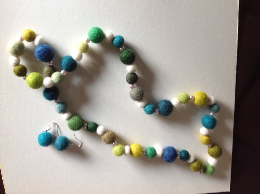 Colourful felt necklace and earrings.