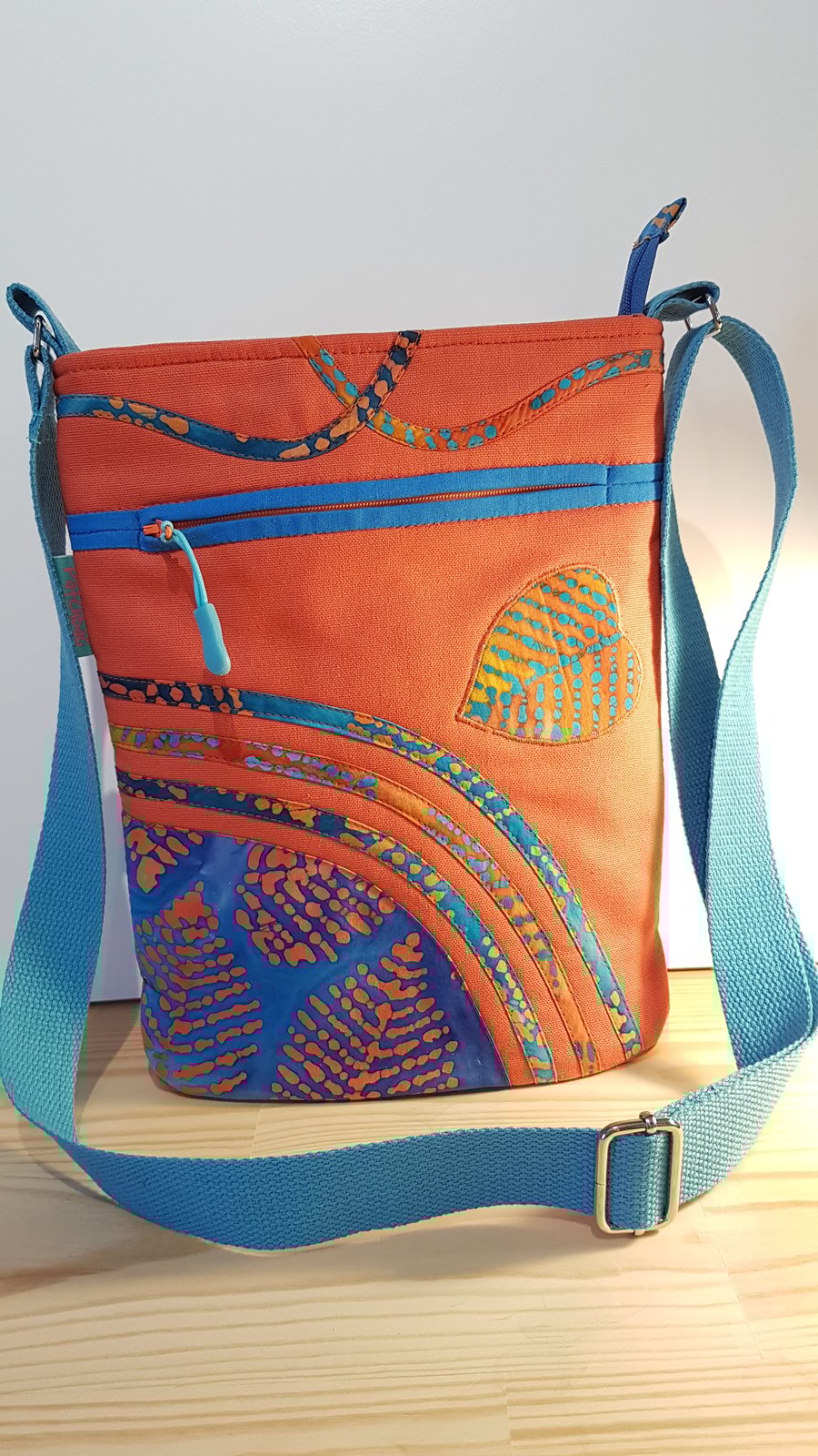 Shoulder bag, Orange batik leafs