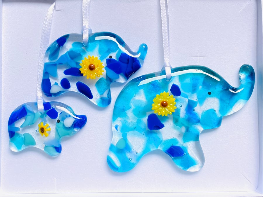 Trio of fused glass elephants  in gift box 