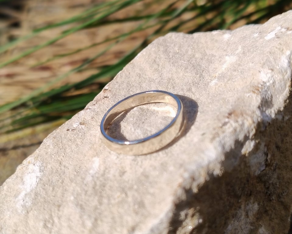 Hand-Forged 925 Sterling Silver Ring – Minimalist Dainty. Simple. Honest.