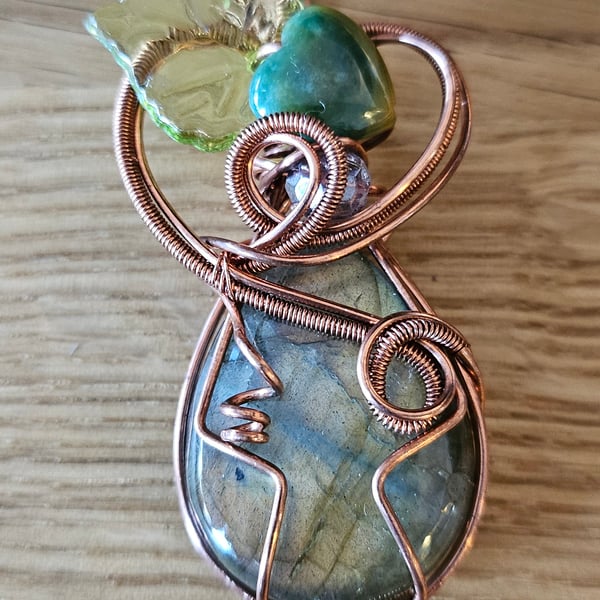 Love Nature Labradorite Pendant 