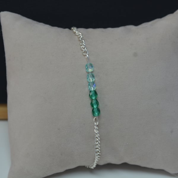 Light to dark green bar bracelet