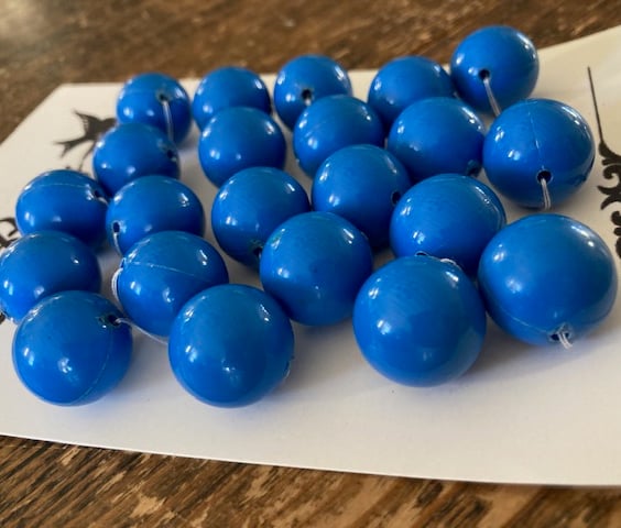 22 Large Bright Blue Plastic Beads - 18mm