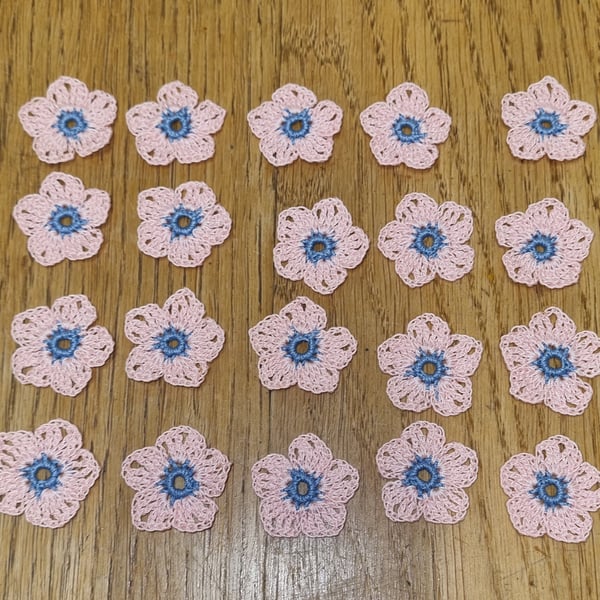 CRAFT SUPPLY - PINK & BLUE FLOWERS 3CM - HANDCROCHETED - 100% COTTON 