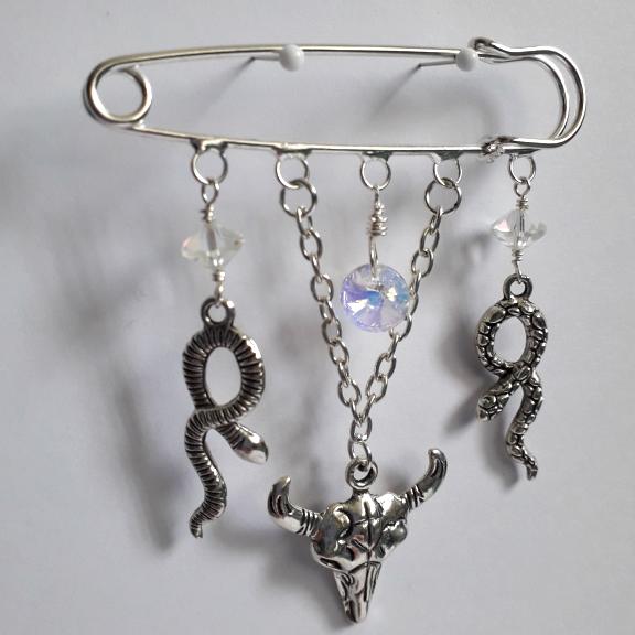  Kilt Pin Brooch-Cattle Skull