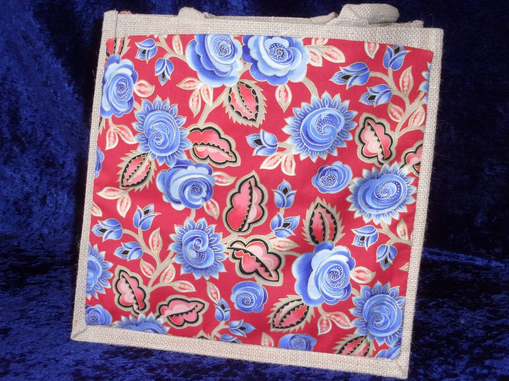 Medium Jute Bag with Mauve Flowers on a Red Background Pocket