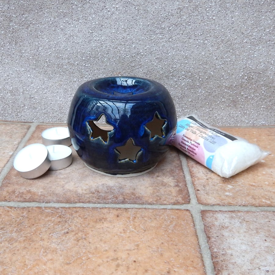 Oil burner set wheel thrown in stoneware with melting granules ceramic star 