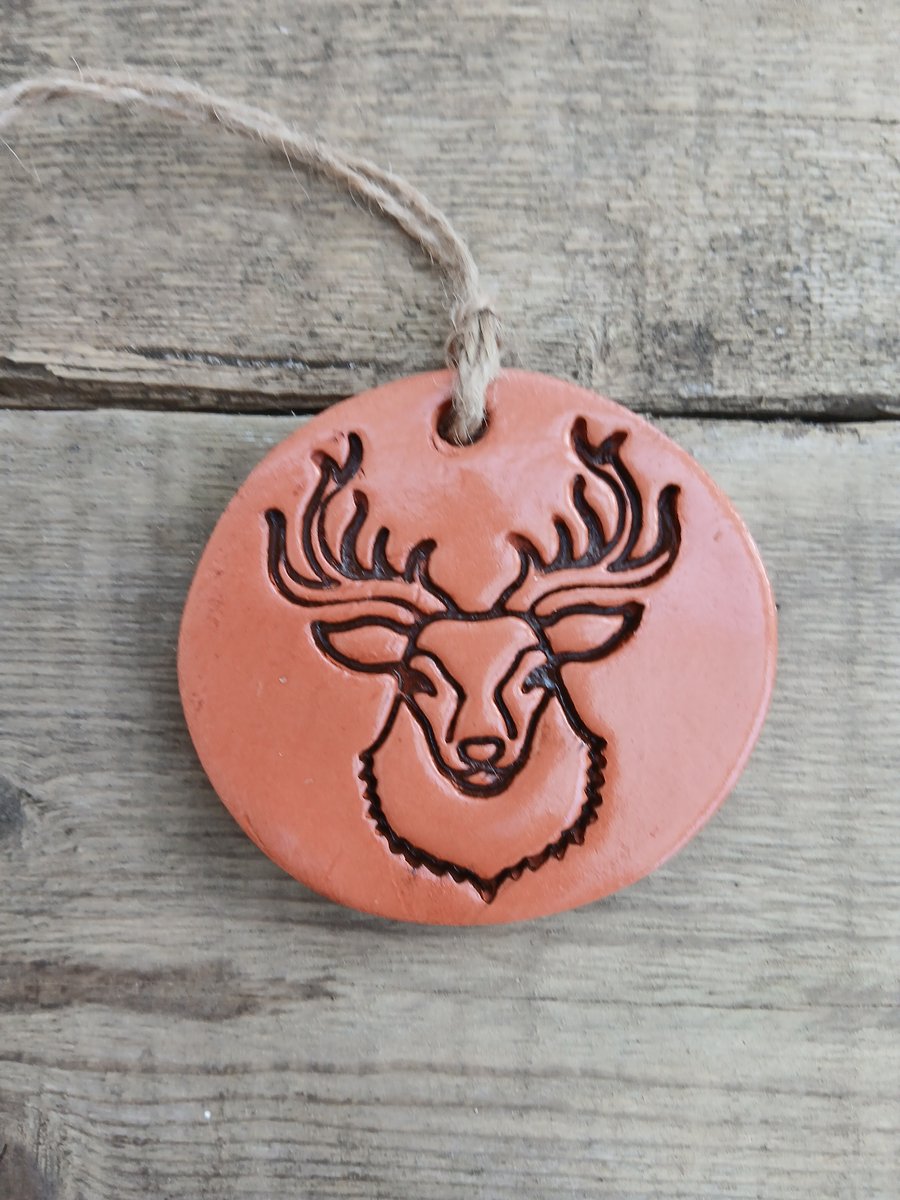 Painted Highland Stag Round Terracotta Hanging Aromatherapy Diffuser Ornament