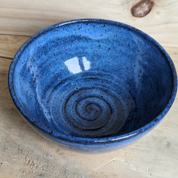 Blue wavy textured diddy nibble bowl