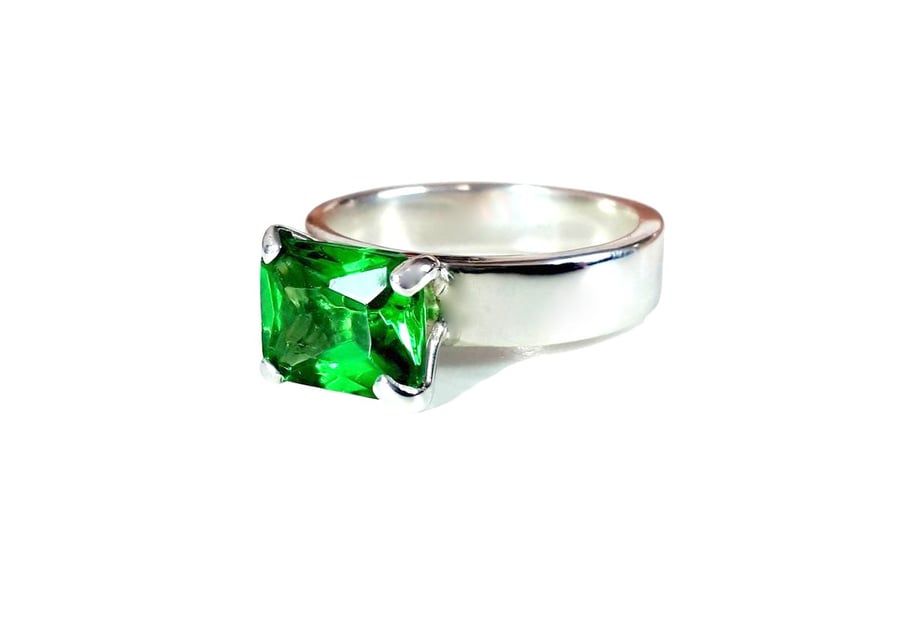 Sterling silver green zirconia ring