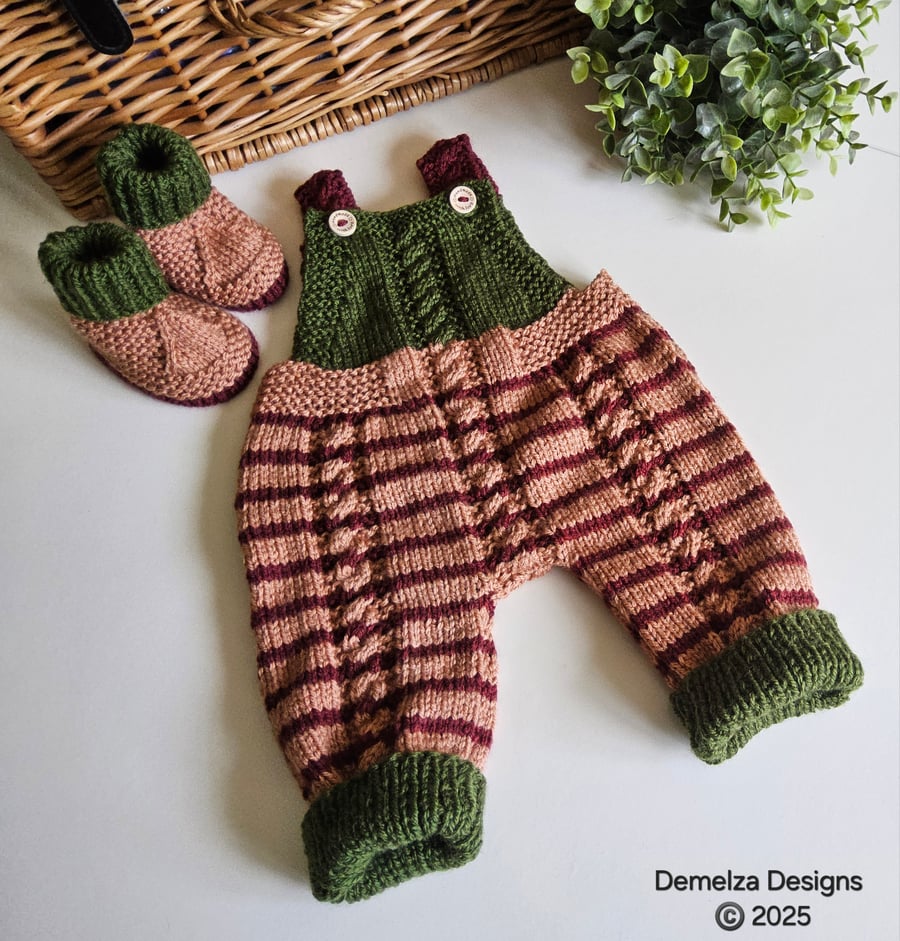 Designer Baby Boy's Rompers & Matching Booties Hand Knitted Set 0-3 months