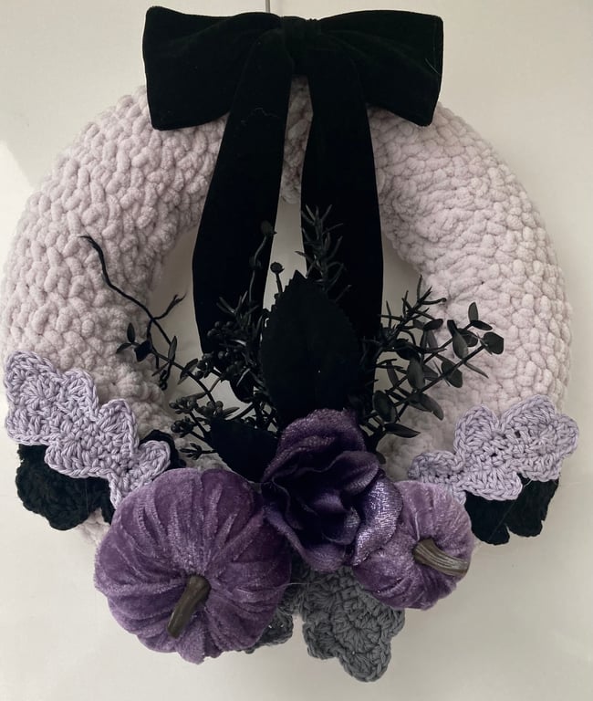 Soft Goth Crochet Pumpkin and Oak Leaf Wteath with Foluafe