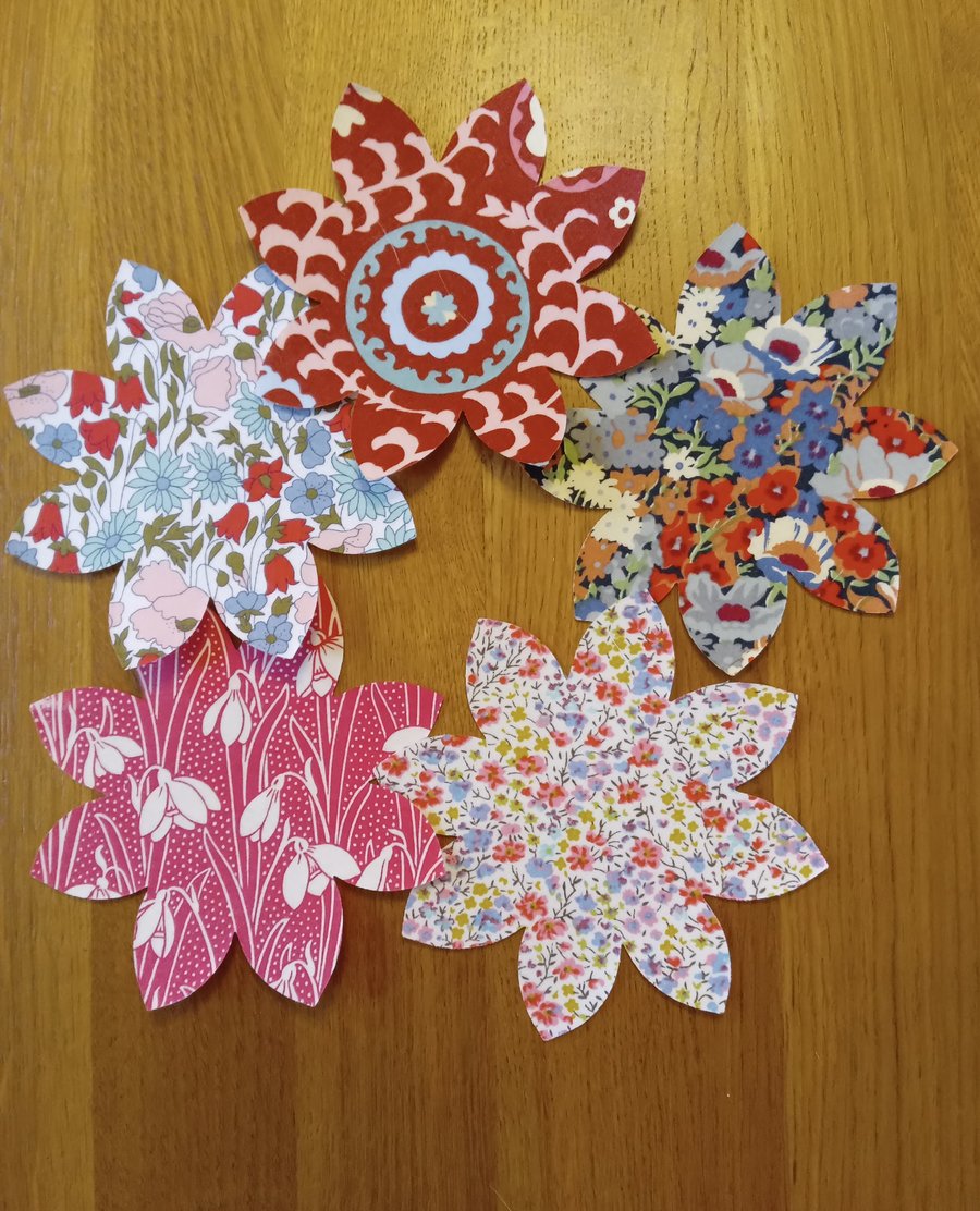 Pack of 5 assorted LIBERTY 4.5" dia die-cut Bondawebbed FLOWERS for applique