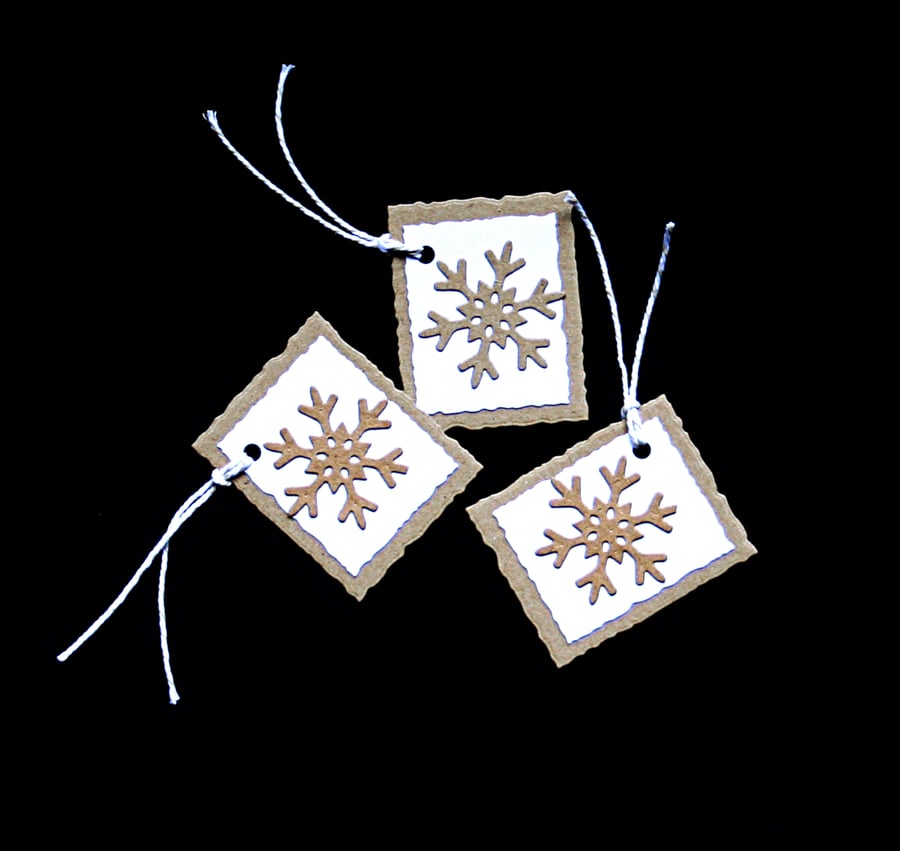 Krinkly Kraft Flakes- Handcrafted Christmas Gift Tags - dr16-0090