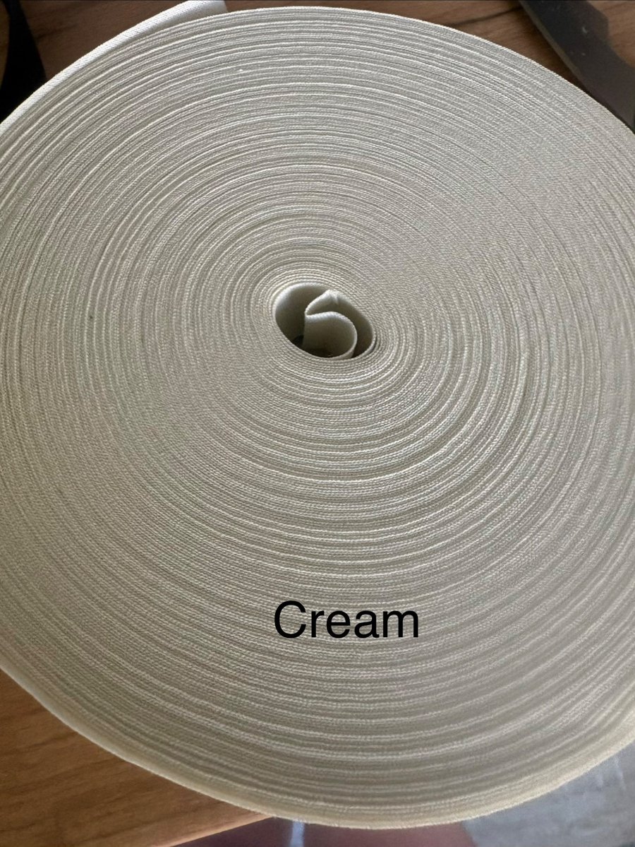 Image of 5 meters 1" (25mm) cream cotton bias binding 