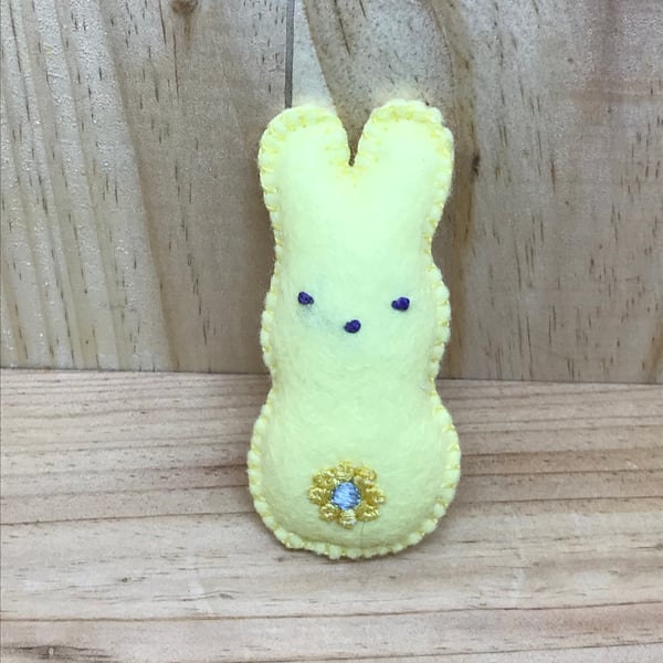 Felt Rabbit Pin Cushion. (058)