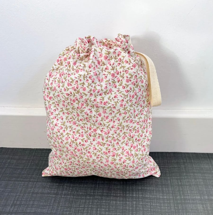 Pink, Cream Cotton Fabric Drawstring Gift Bag: Medium Present Wrap.