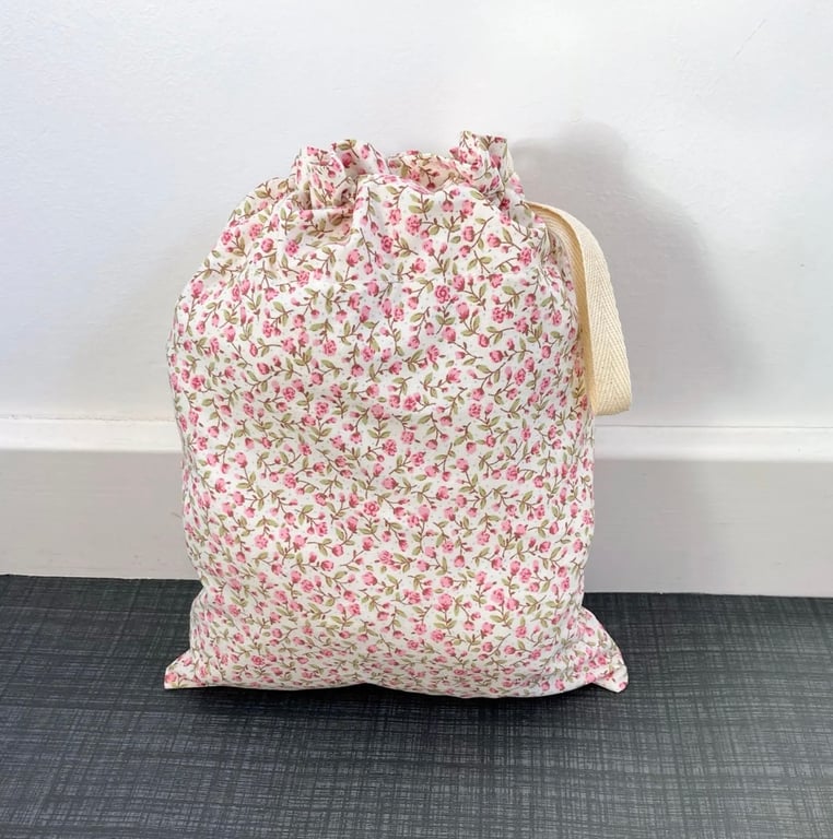 Pink, Cream Cotton Fabric Drawstring Gift Bag: Medium Present Wrap.