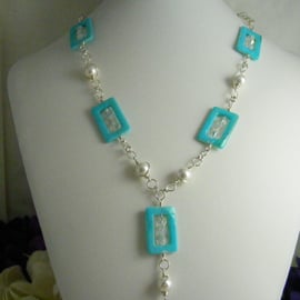 Turquoise and White Shell Jewellery Set.