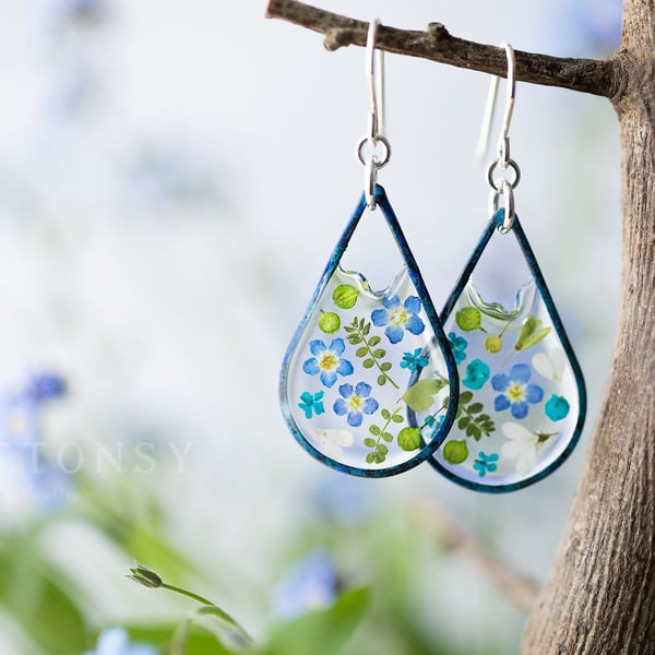 Dried Forget Me Not Flower Clear Teardrop Boho Earrings