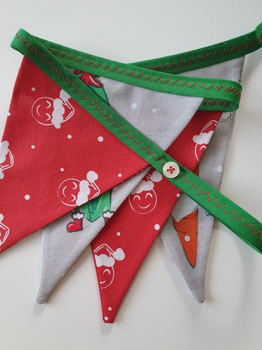 Novelty Christmas Veggies Bunting on Green Binding