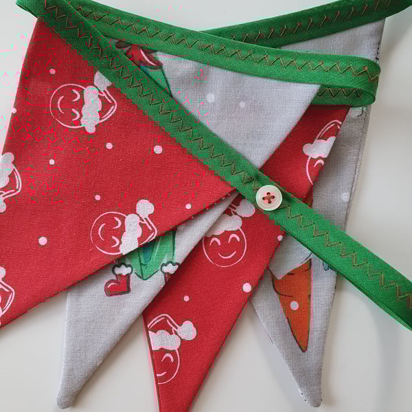Novelty Christmas Veggies Bunting on Green Binding
