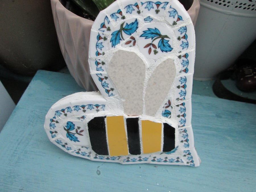 Bee heart mosaic