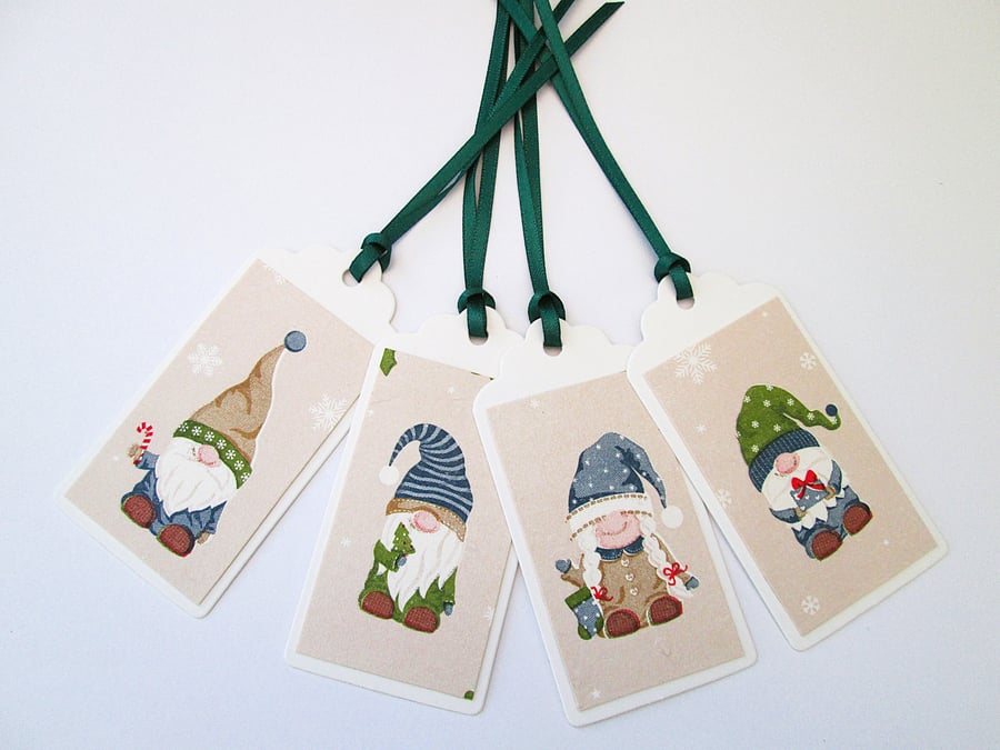 Set of 4 Christmas gnomes gift tags