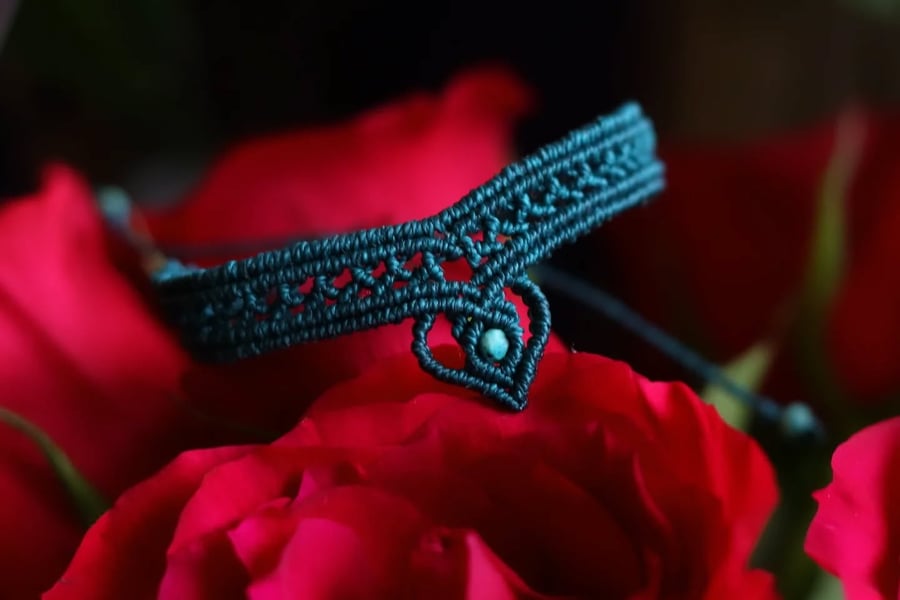 Macrame bracelet in teal with Peruvian Turquoise