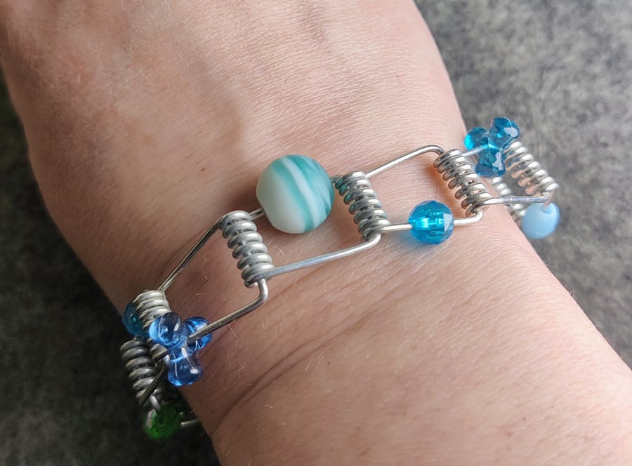 Metal Coil Spring Beaded Bracelet 