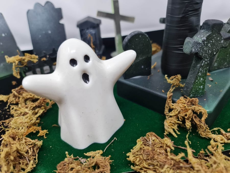 Handmade Ghost - Resin, spooky, Scared Ghost, Gothic, Horror, Halloween