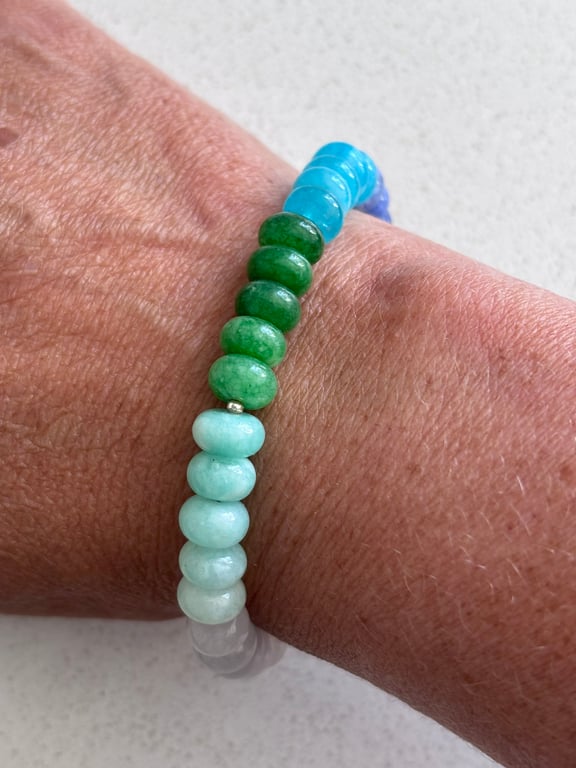 Natural ombre-coloured bead bracelet