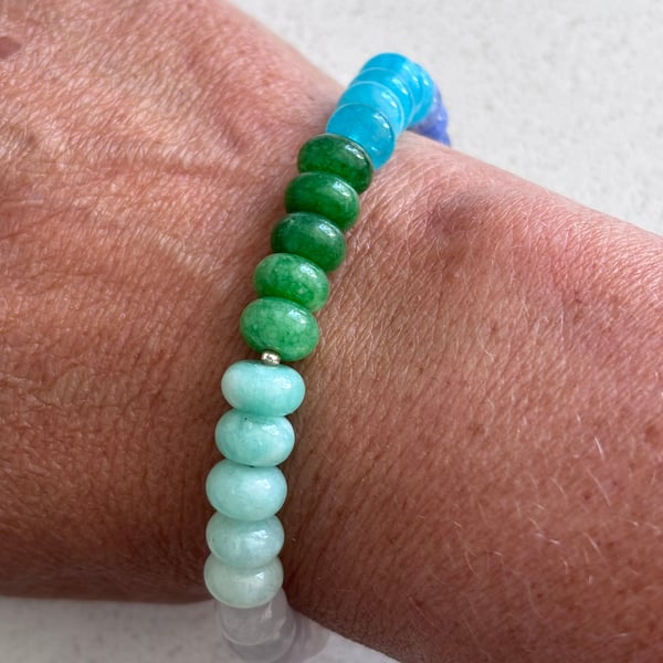 Natural ombre-coloured bead bracelet