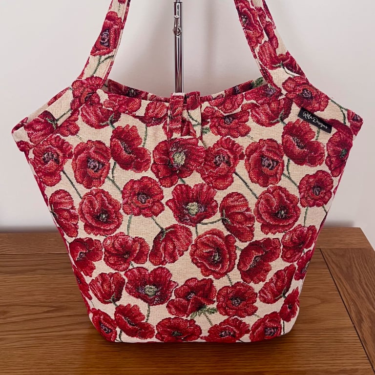 Bucket bags tote bags red poppies