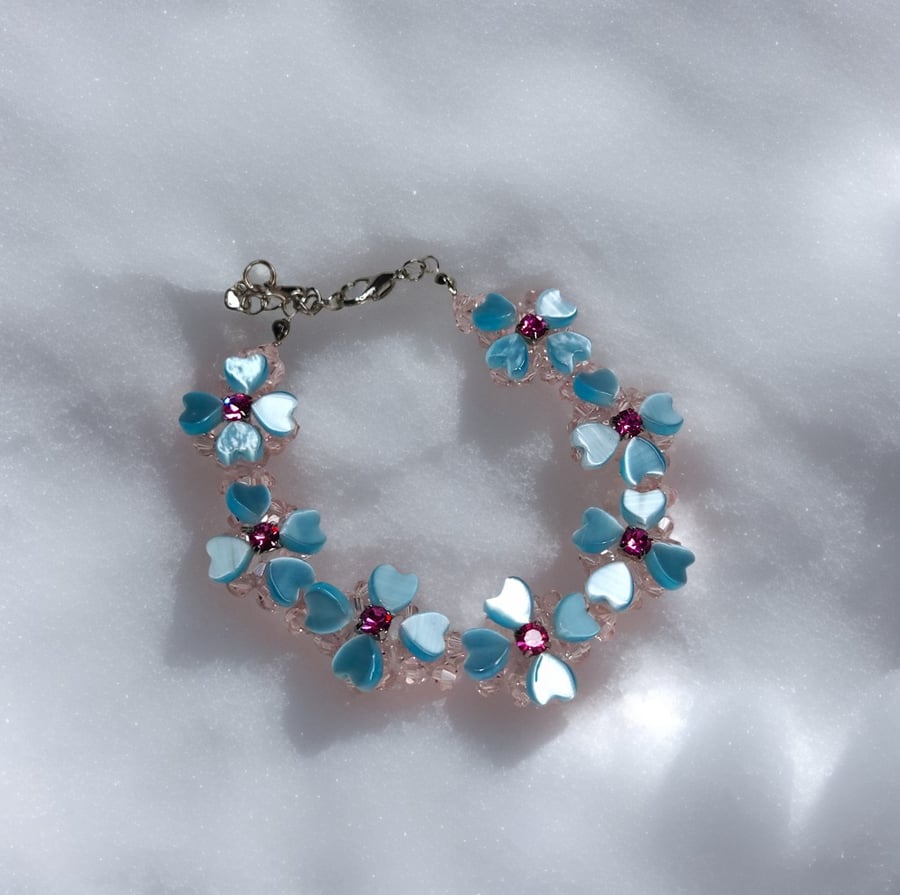 Light Blue Heart-shaped Clover Bracelet