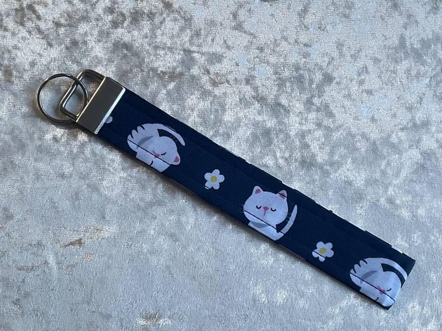 NAVY KITTENS WRISTLET KEYRING KEY HOLDER LANYARD FOB CHAIN 