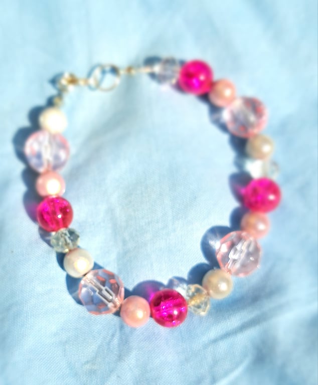 Pink and white crystal and pink and white disco bead bracelet
