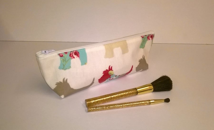 Oilcloth make up bag or pencil case, Cream with scottie dogs, flat bottom