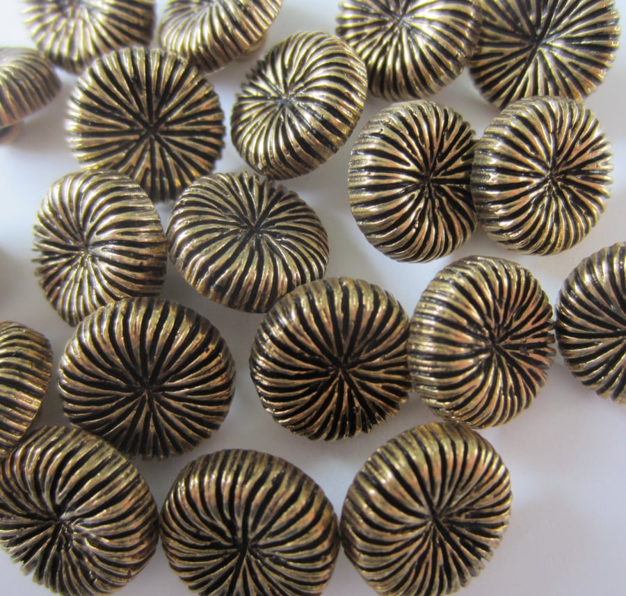 20 Metal Buttons - 12 mm Gold Coloured
