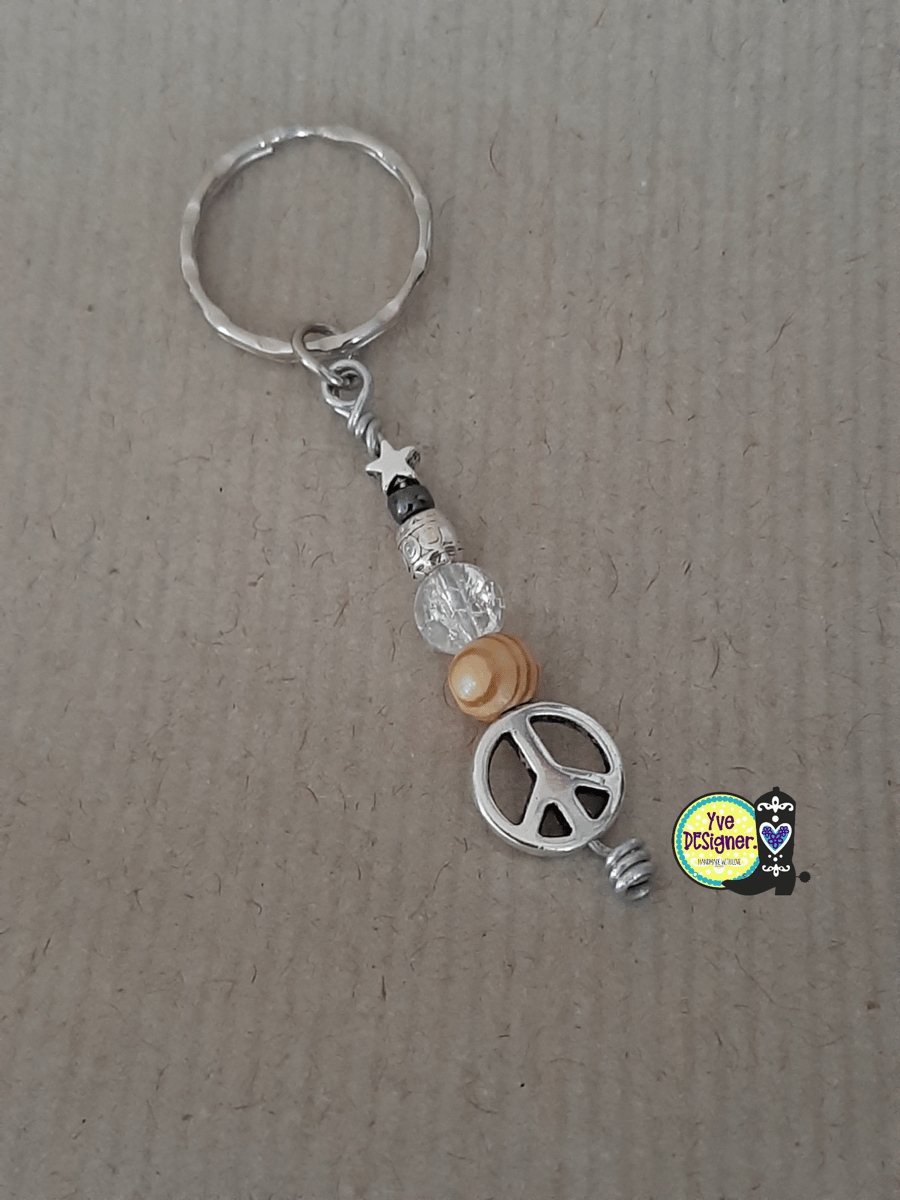Keyring peace with peace sign