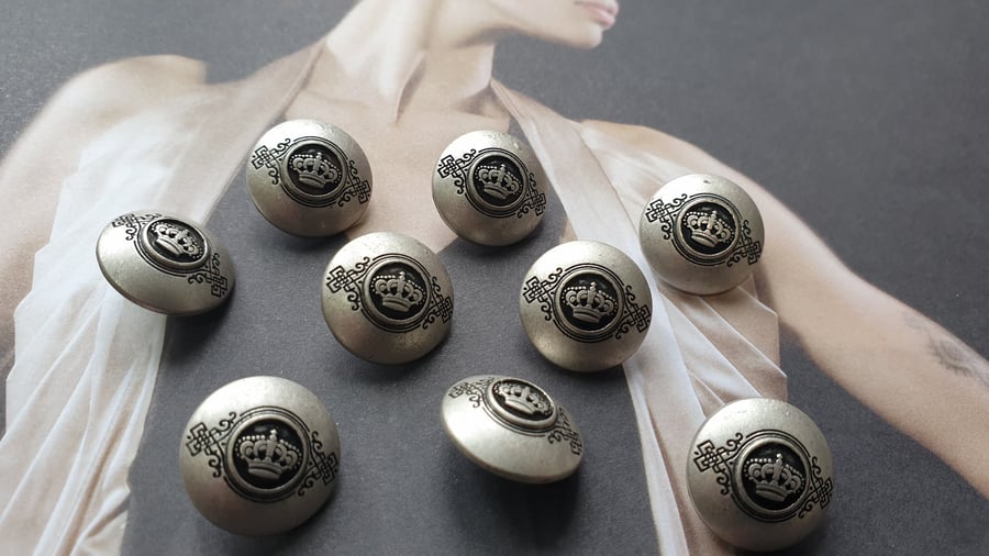 18mm 11 16" 28L metal crest buttons Antique Silver