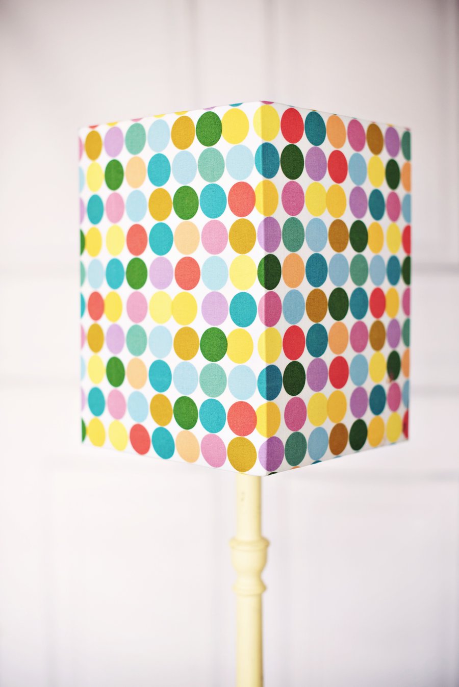 Square lamp shade, spot light, fabric lampshade, lampshade, lamp shade.